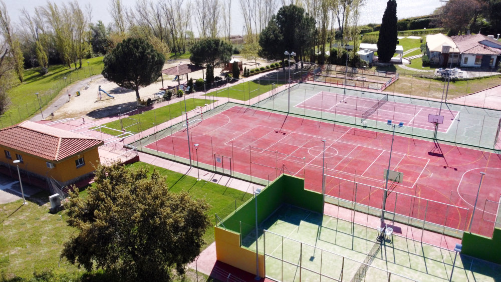 Pistas Polideportivas Serranillos Playa