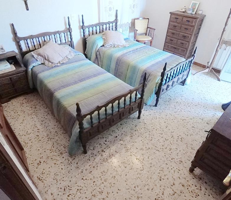 Chalet en Serranillos Playa, jardín y piscina. Jotamar