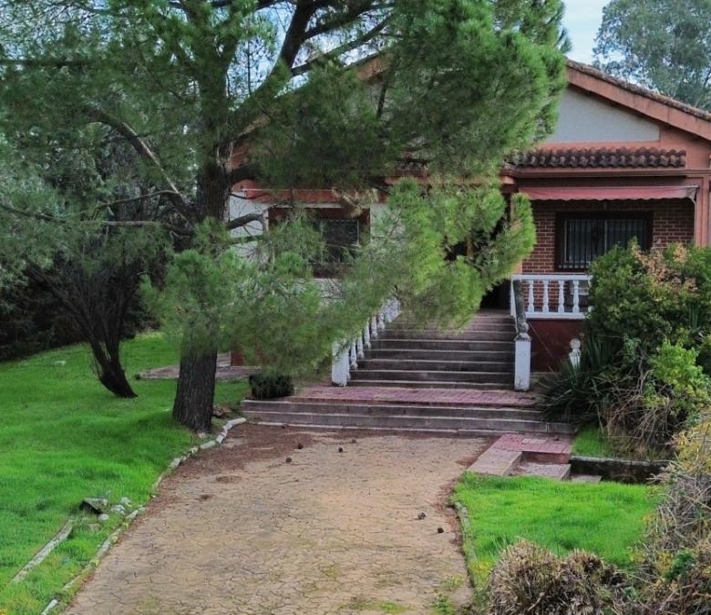 Chalet parcela Serranillos Playa